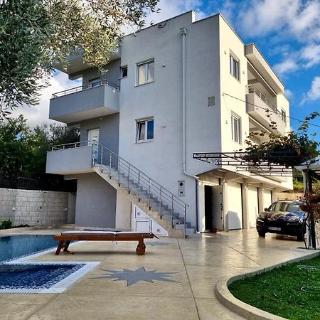 Villa Holiday Apartments Bar Zewnętrze zdjęcie
