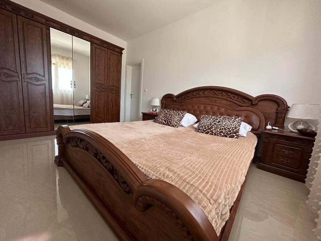 Villa Holiday Apartments Bar Zewnętrze zdjęcie